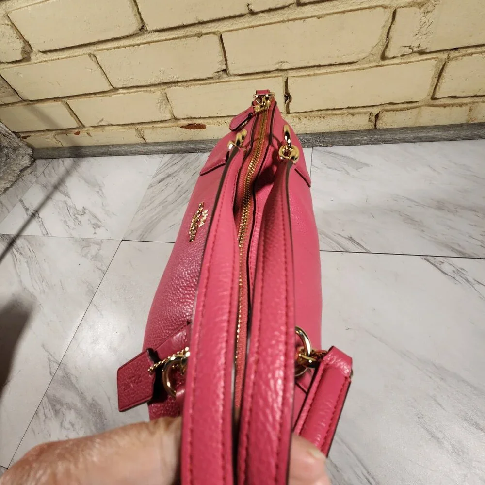 Like New Coach Pink Leather Shoulder  Bag Purse
